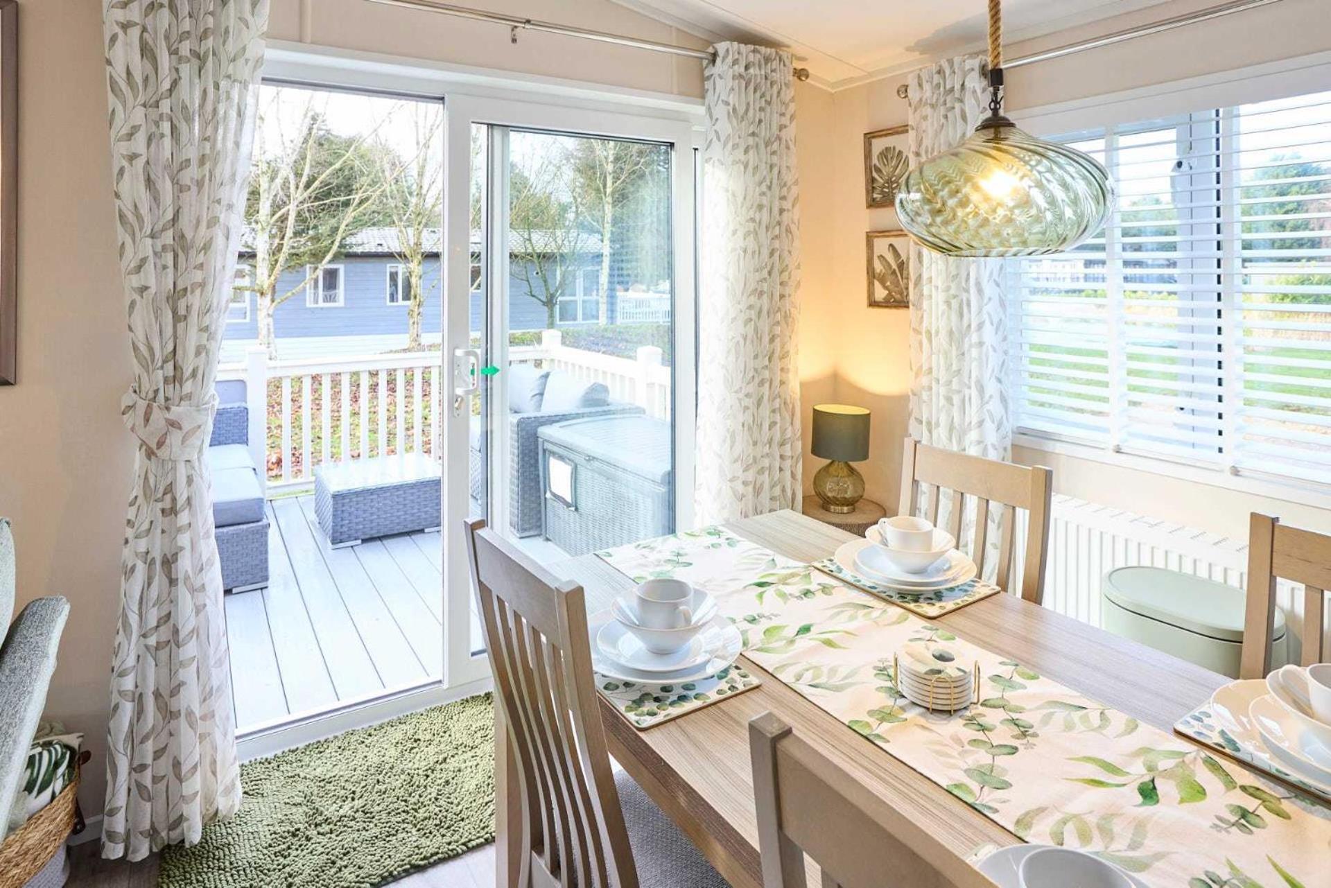 The Yorkshire Burrow Lodge With Hot Tub — Photos 1